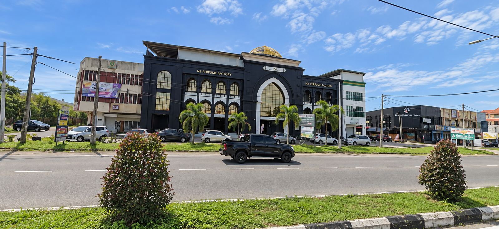 Masjid Al-Hikmah, Panji